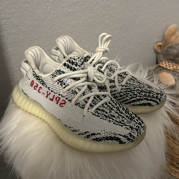 Yeezy 350 zebras US 4 1/2 - Picture 2 of 7